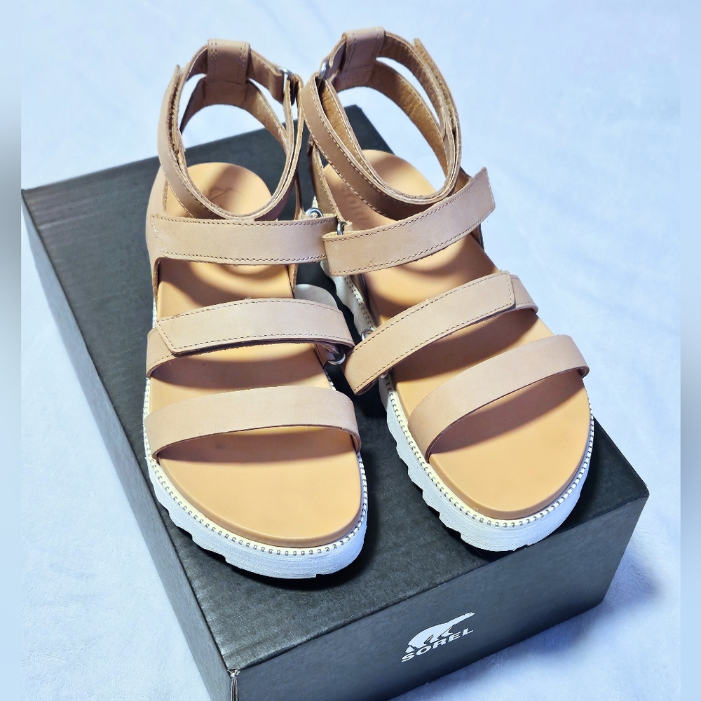Sorel beige walking sandals